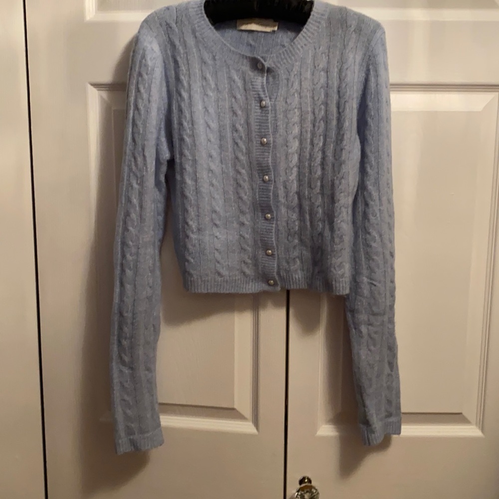 Softest “cashmere like” sweater Small LIKE NEW